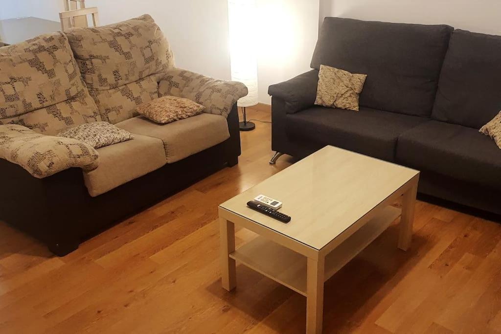 2F, Aire Acondic, 80M2, 2 Dormitorios, 4 Huespedes, Wifi Gratis La Línea de la Concepción 외부 사진